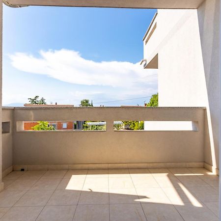 Apartment Demo Malinska Εξωτερικό φωτογραφία