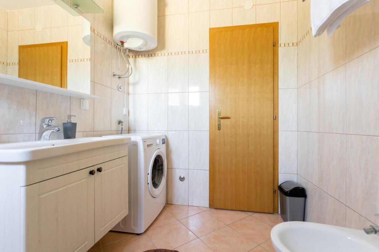 Apartment Demo Malinska Εξωτερικό φωτογραφία