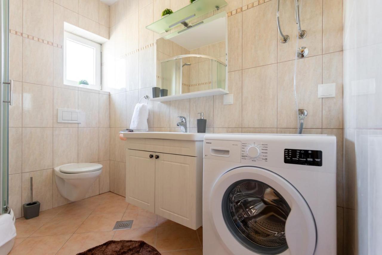 Apartment Demo Malinska Εξωτερικό φωτογραφία