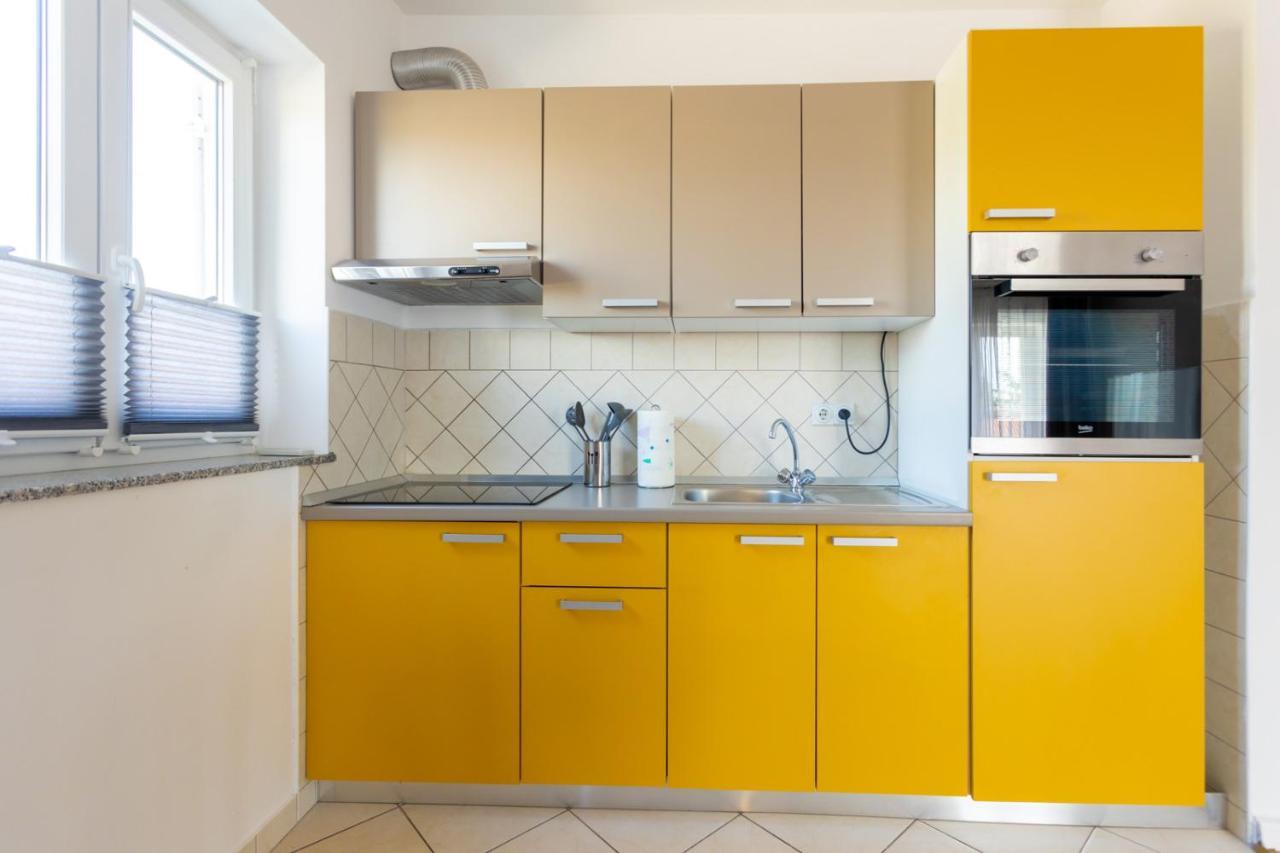 Apartment Demo Malinska Εξωτερικό φωτογραφία