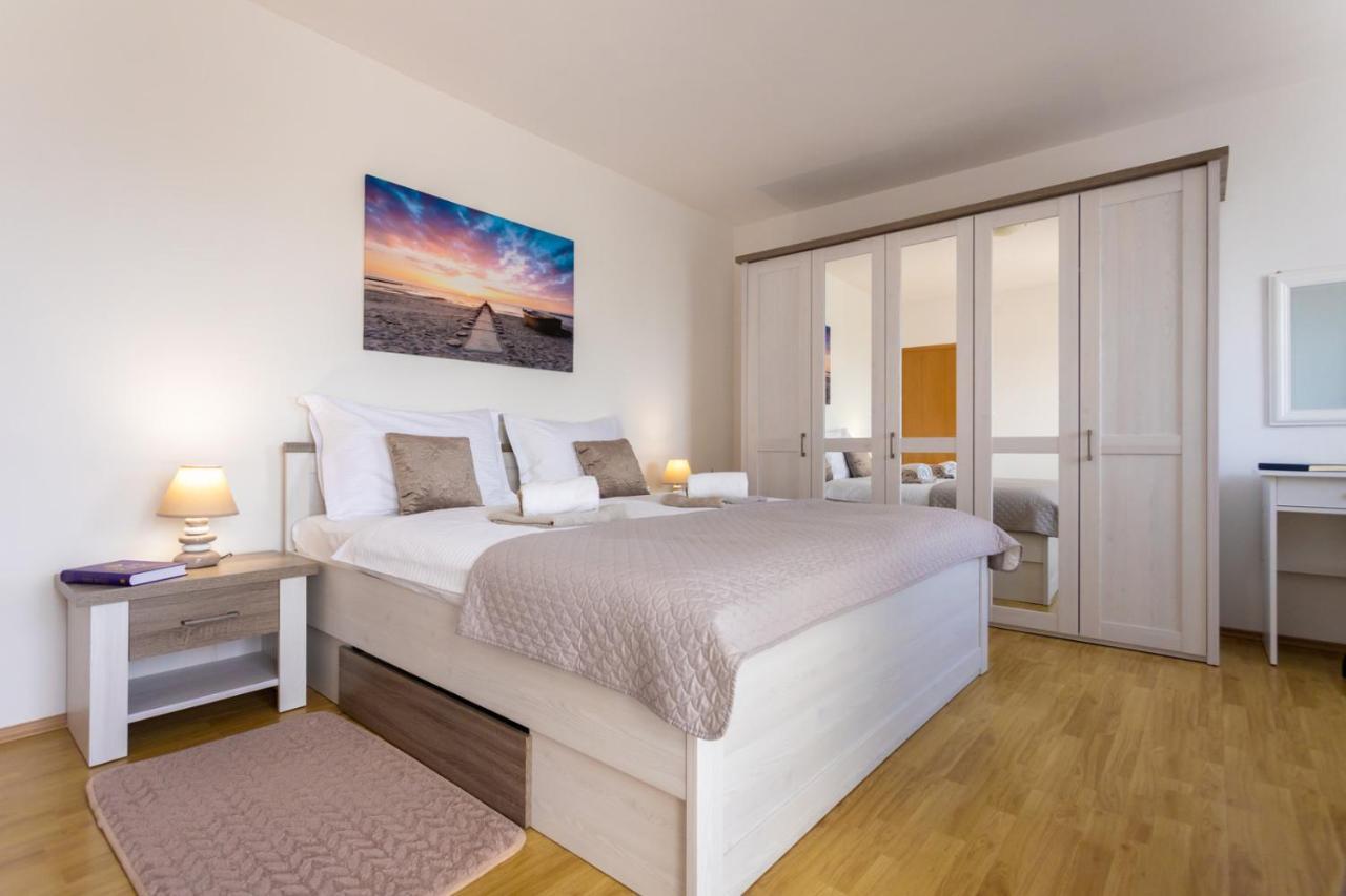 Apartment Demo Malinska Εξωτερικό φωτογραφία