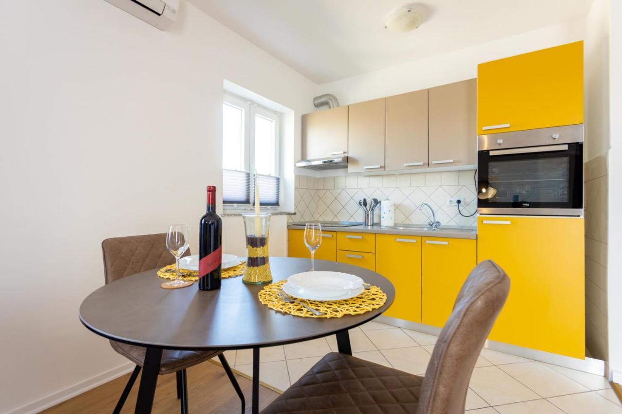 Apartment Demo Malinska Εξωτερικό φωτογραφία