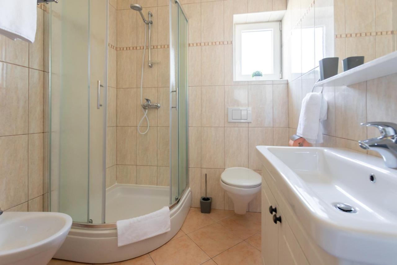 Apartment Demo Malinska Εξωτερικό φωτογραφία