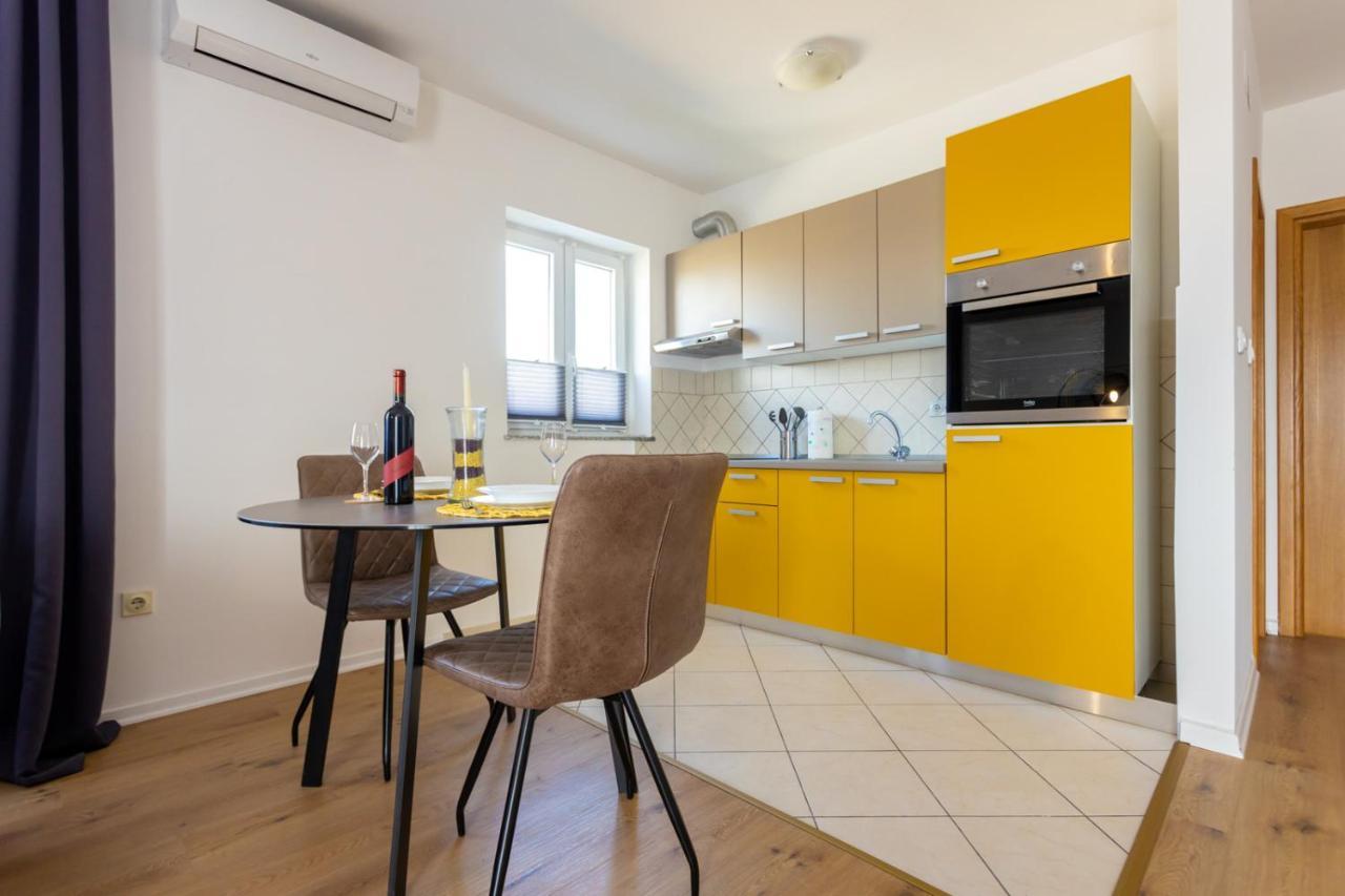 Apartment Demo Malinska Εξωτερικό φωτογραφία